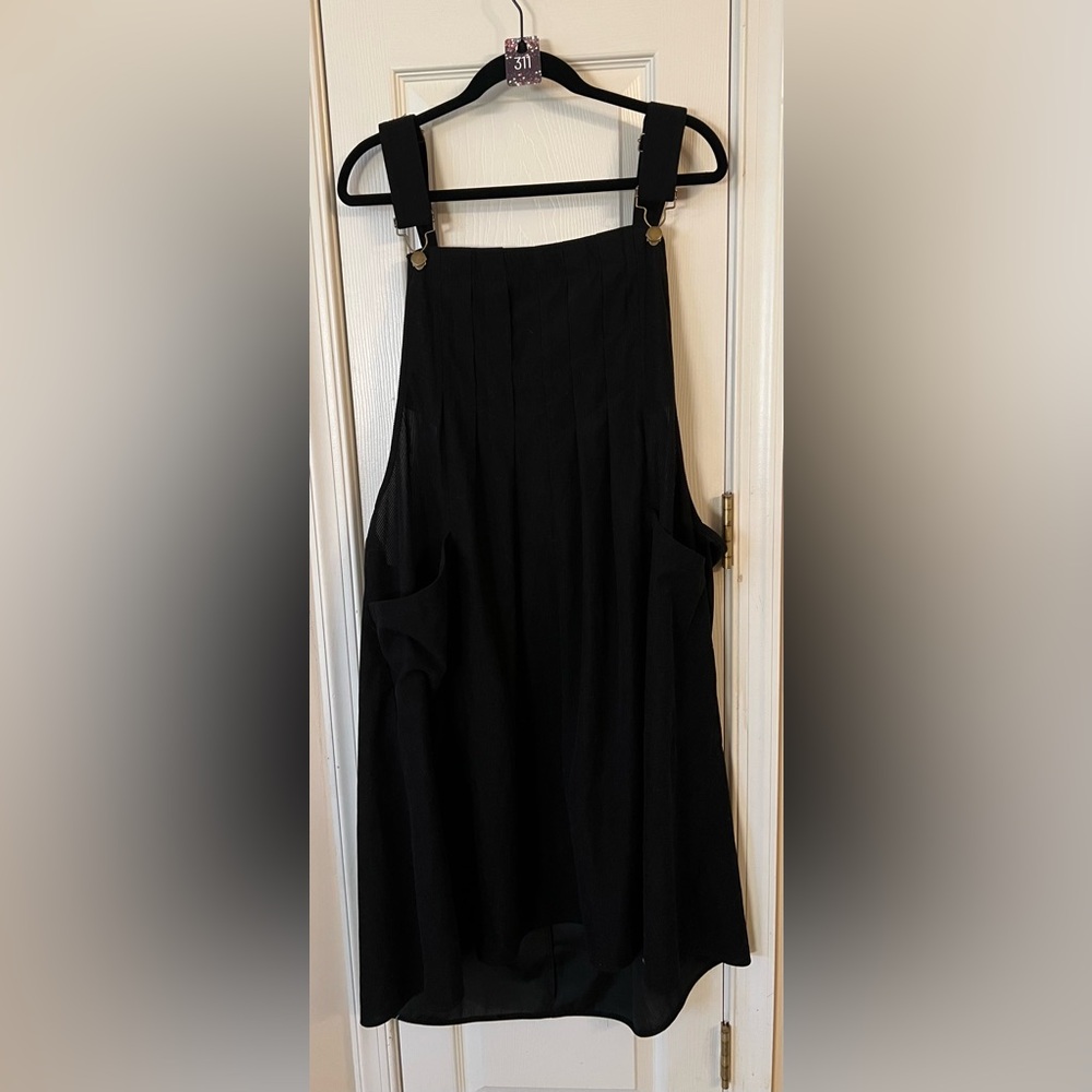 BloomChic Elegant Black Midi Dress